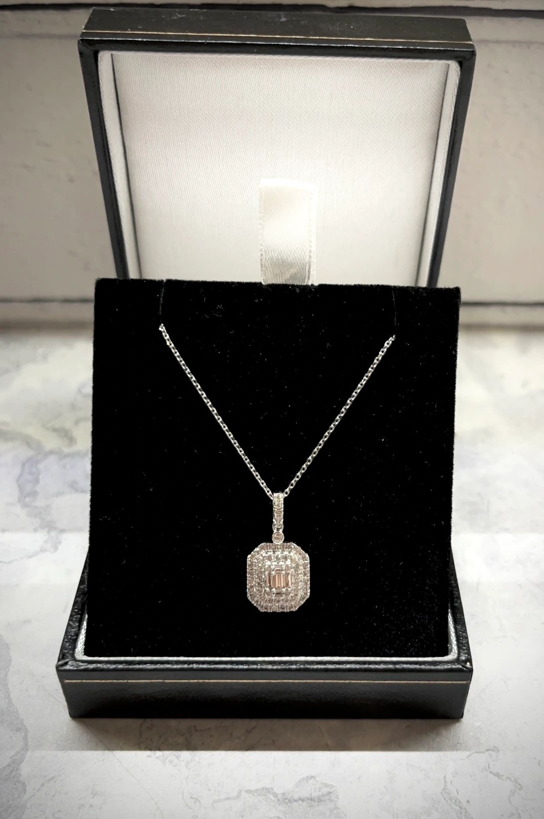 9ct White Gold & Diamond Pendant